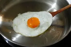 Trứng Ốp La - "Nhanh Gọn Lẹ" Cho Bữa Sáng Bận Rộn