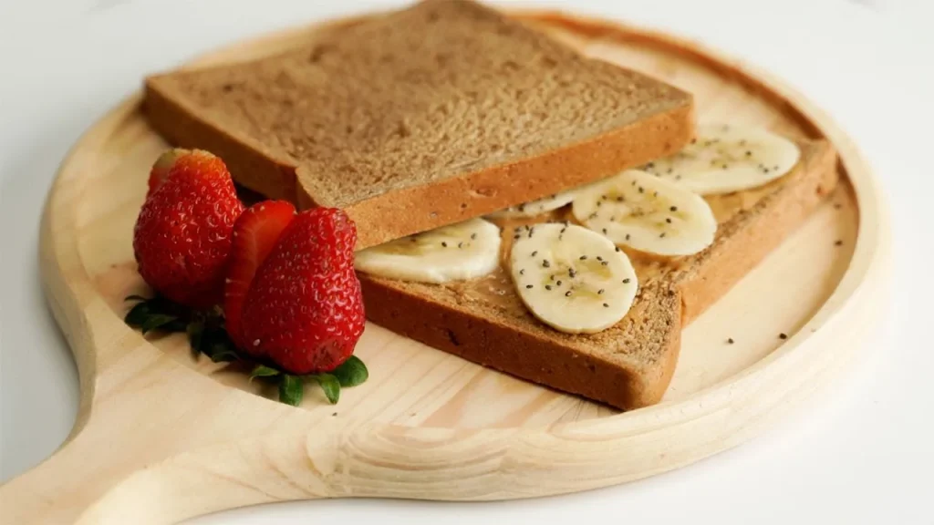 Bánh Mì Bơ Đậu Phộng Chuối - Nhanh Gọn, Giàu Năng Lượng