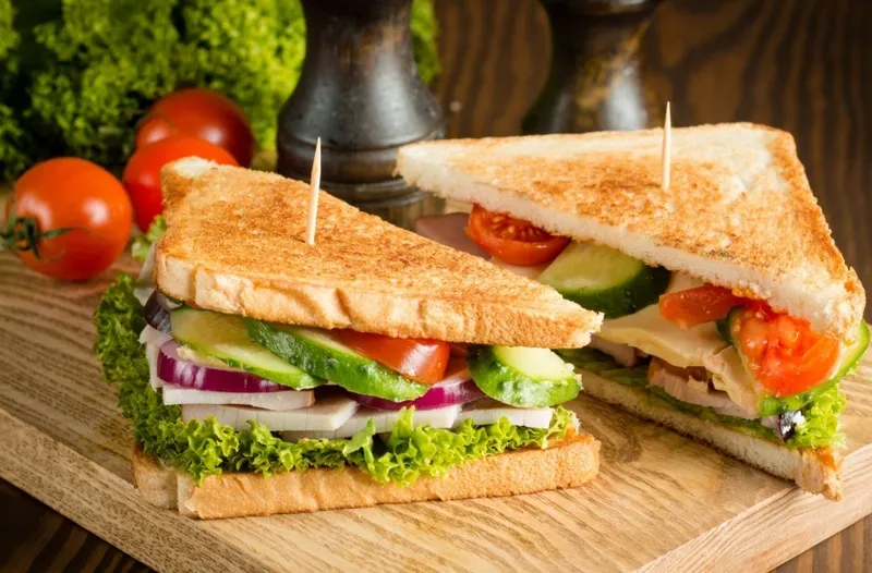 Bánh Mì Sandwich Phô Mai, Jam - Ngọt Ngào Mà Dễ Ăn