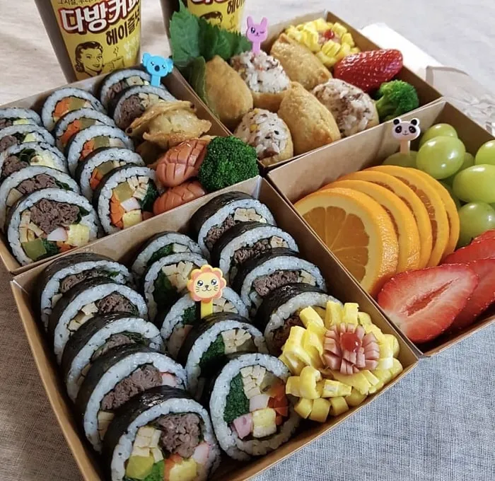 Đồ ăn nhanh tiện lợi cho những chuyến du lịch là gì? Tại sao chúng lại là "người bạn đồng hành" lý tưởng?