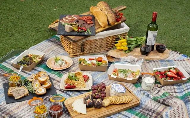 Các loại đồ ăn nhanh tiện lợi "không thể thiếu" trong vali du lịch của bạn