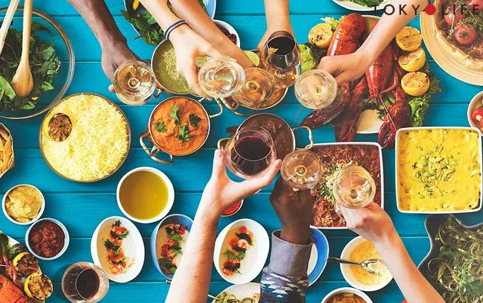 Tại sao nên ưu tiên đồ ăn nhanh khi tụ tập bạn bè?